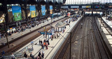 Rail infrastructure in Hamburg is damaged by fires. Police suspect a political motive